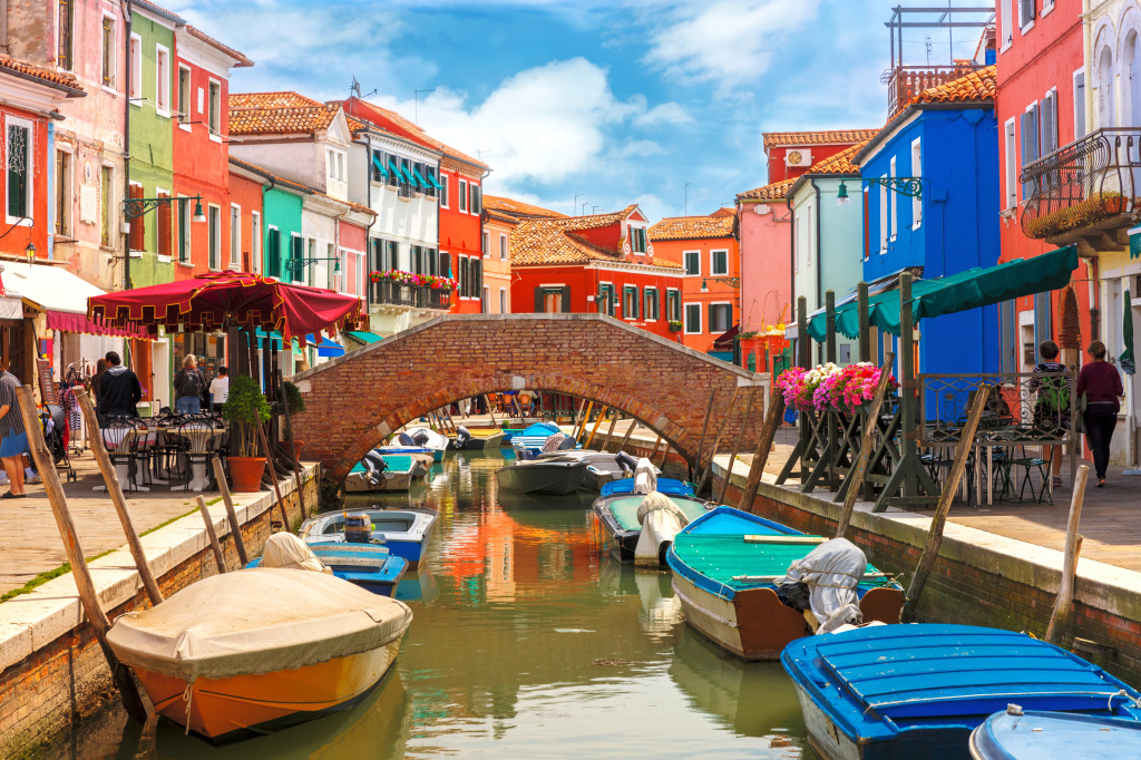 Burano Island, Venice, Italy jigsaw puzzle in Bridges puzzles on TheJigsawPuzzles.com