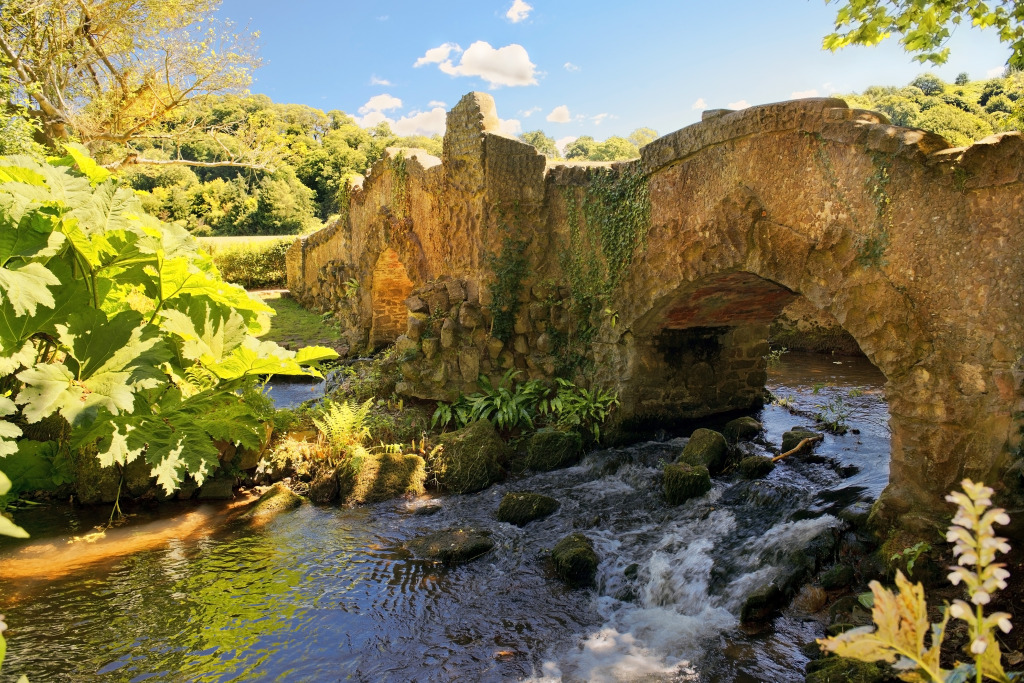 Lovers Bridge over River Avill, England jigsaw puzzle in Bridges puzzles on TheJigsawPuzzles.com