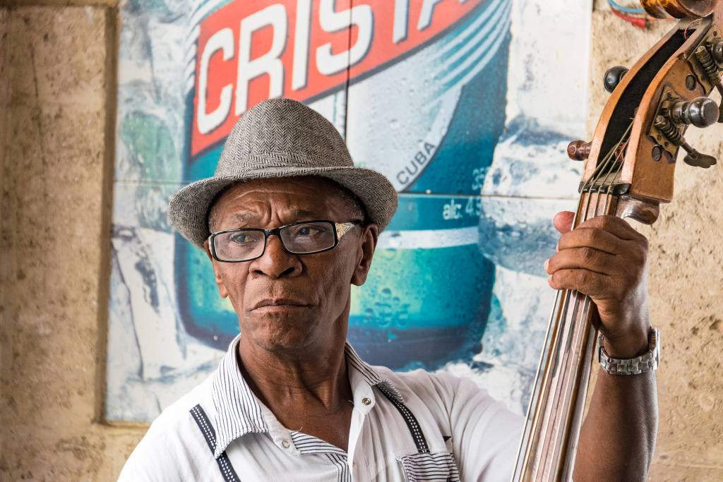 Cuban Musician in Old Havana jigsaw puzzle in People puzzles on TheJigsawPuzzles.com