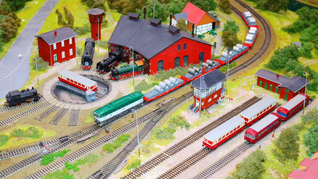 Miniature Train Station jigsaw puzzle in Macro puzzles on TheJigsawPuzzles.com