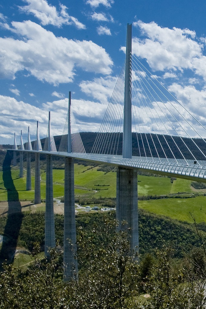 Millau Viaduct, France jigsaw puzzle in Bridges puzzles on TheJigsawPuzzles.com