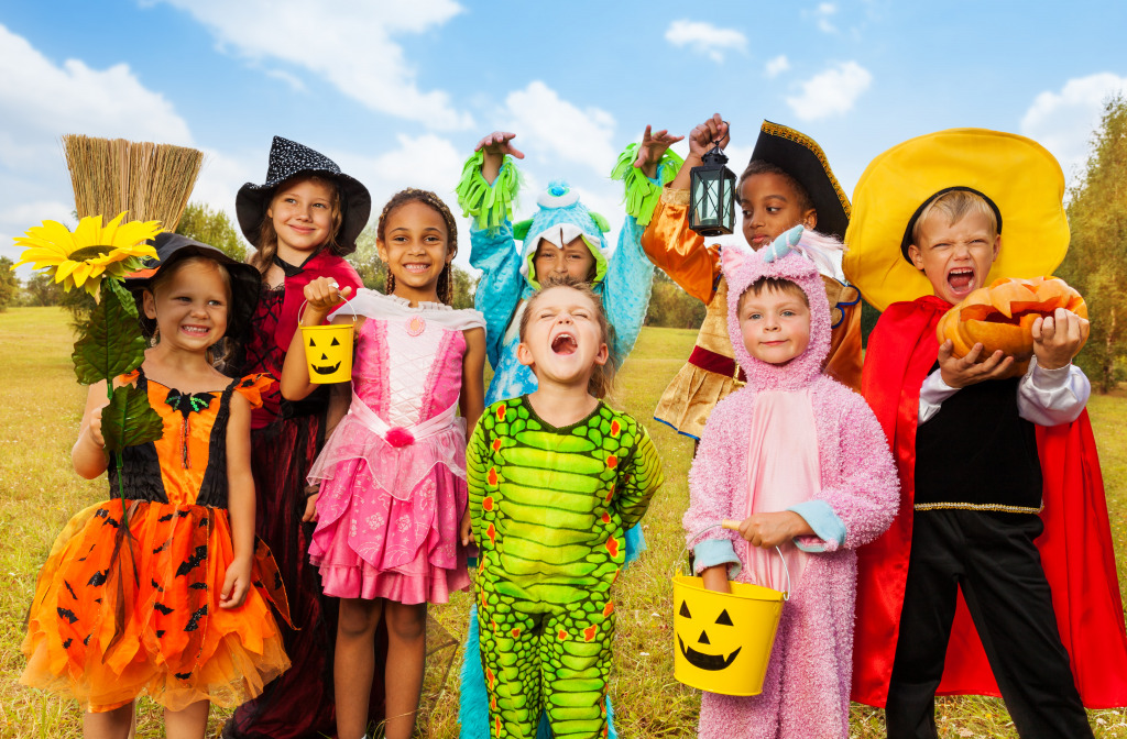 Kids In Halloween Costumes jigsaw puzzle in Halloween puzzles on TheJigsawPuzzles.com