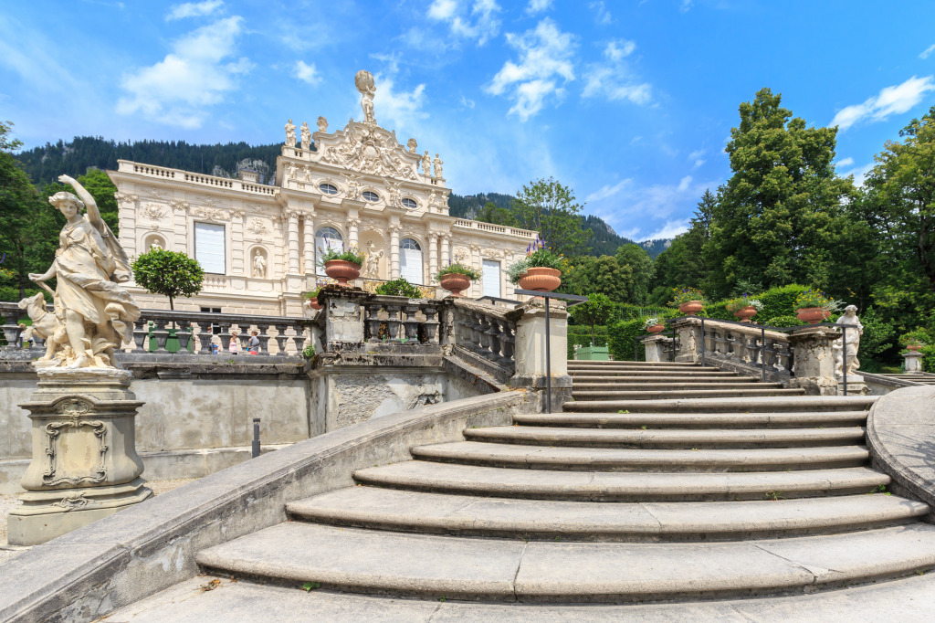 Linderhof Palace In Bavaria, Germany jigsaw puzzle in Castles puzzles on TheJigsawPuzzles.com