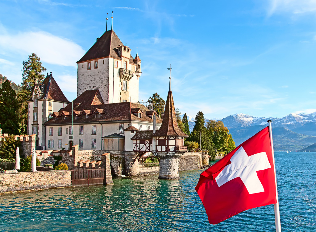 Oberhofen Castle on the Lake Thun, Switzerland jigsaw puzzle in Castles puzzles on TheJigsawPuzzles.com