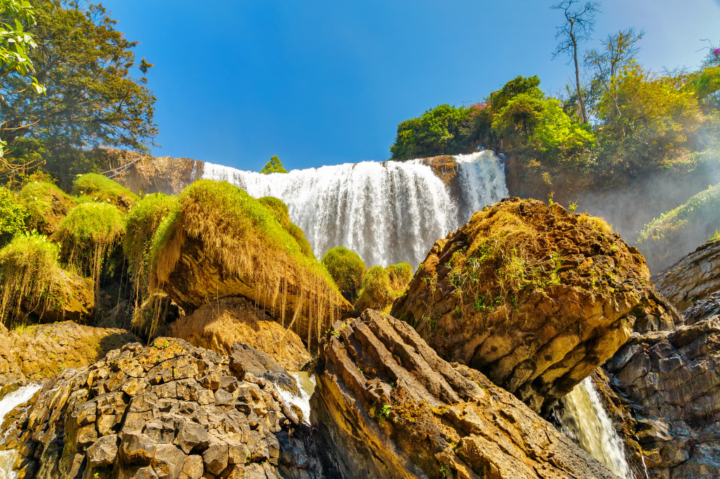 Falling Elephant Waterfall, Dalat, Vietnam jigsaw puzzle in Waterfalls puzzles on TheJigsawPuzzles.com