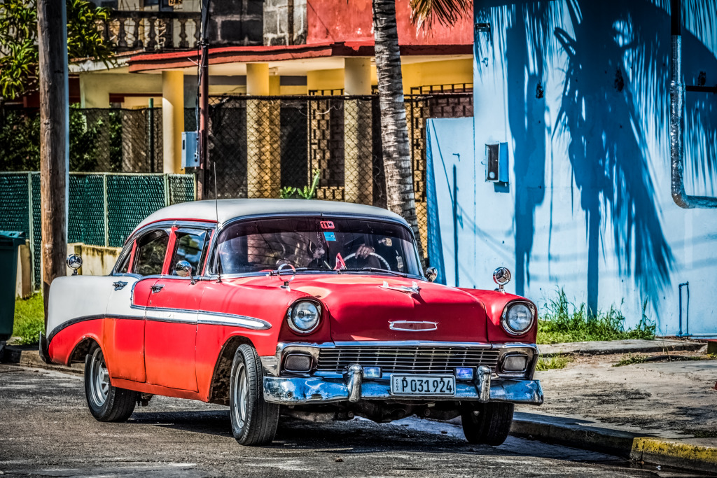 Classic Chevrolet in Santa Clara, Cuba jigsaw puzzle in Cars & Bikes puzzles on TheJigsawPuzzles.com