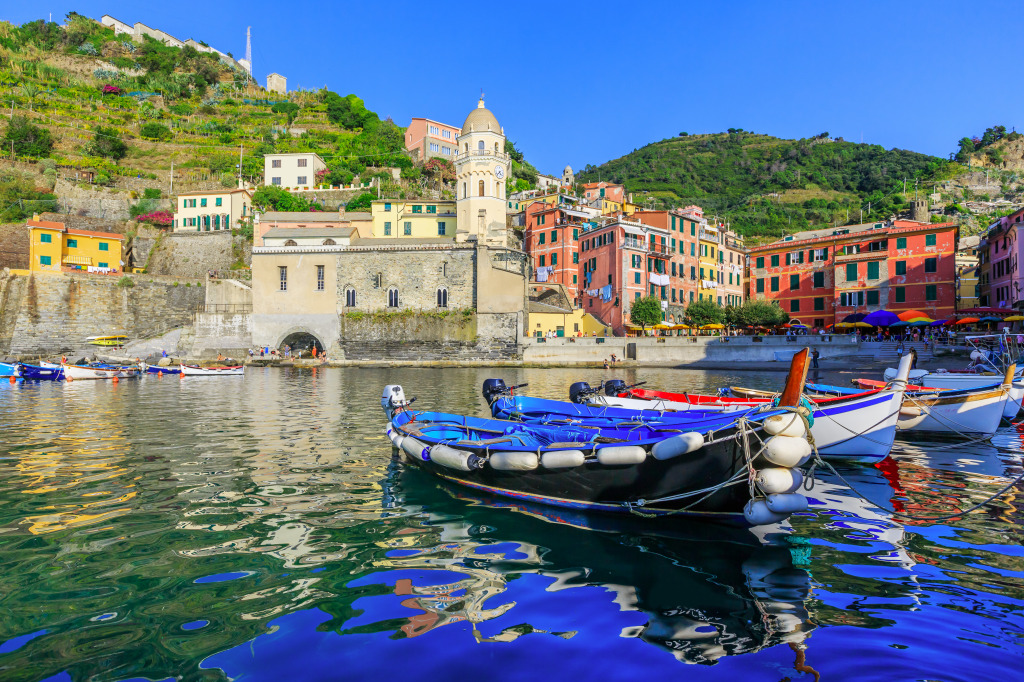 Fishing Village in Cinque Terre, Italy jigsaw puzzle in Great Sightings puzzles on TheJigsawPuzzles.com