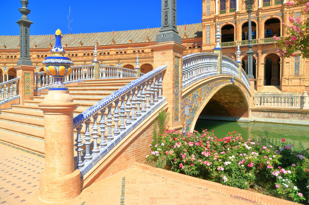 Plaza de Espana in Seville, Spain jigsaw puzzle in Bridges puzzles on TheJigsawPuzzles.com