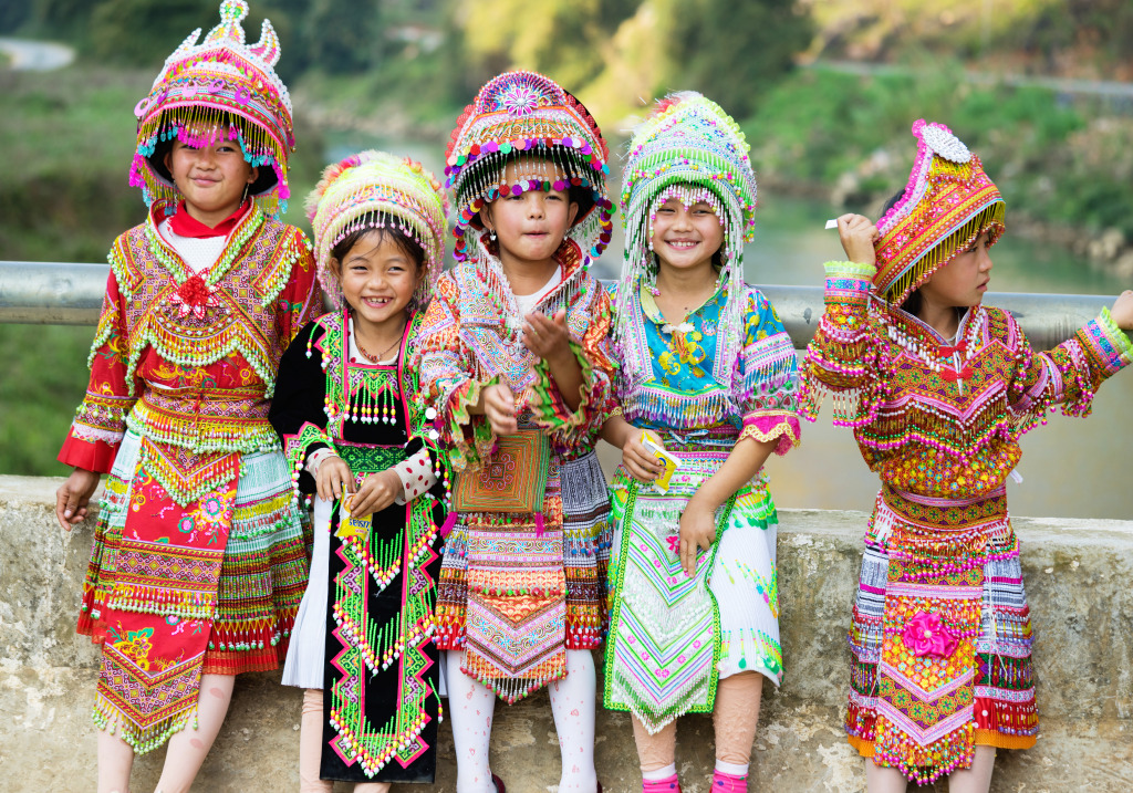 H'mong Little Girls, Vietnam jigsaw puzzle in People puzzles on TheJigsawPuzzles.com