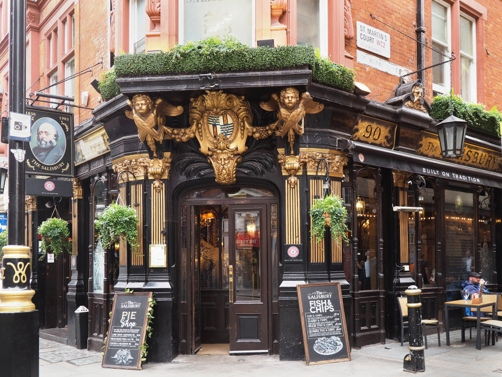 Pub on St. Martin's Lane, London jigsaw puzzle in Puzzle of the Day puzzles on TheJigsawPuzzles.com