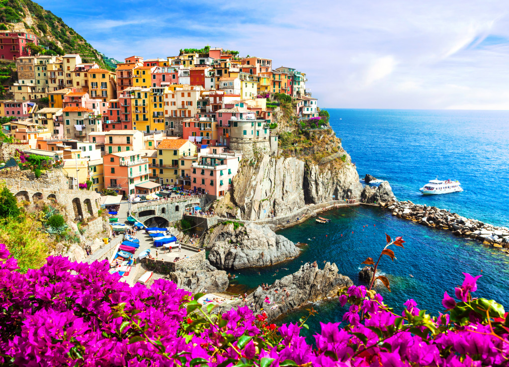 Manarola Village, Cinque Terre, Italy jigsaw puzzle in Puzzle of the Day puzzles on TheJigsawPuzzles.com