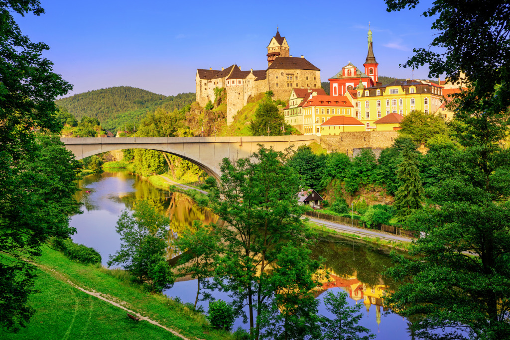 Castle Loket, Czech Republic jigsaw puzzle in Castles puzzles on TheJigsawPuzzles.com