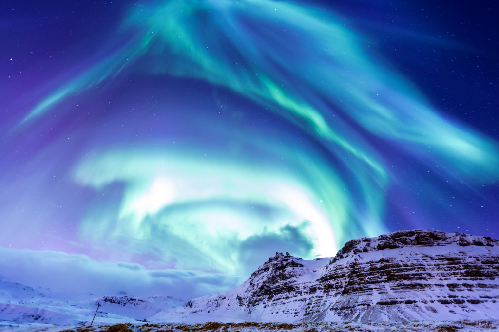 Northern Light at Kirkjufell, Iceland jigsaw puzzle in Great Sightings puzzles on TheJigsawPuzzles.com