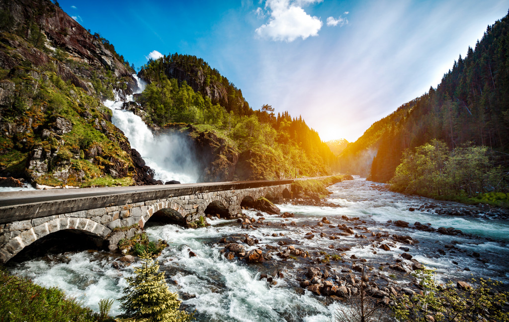 Latefossen Waterfall, Norway jigsaw puzzle in Waterfalls puzzles on TheJigsawPuzzles.com