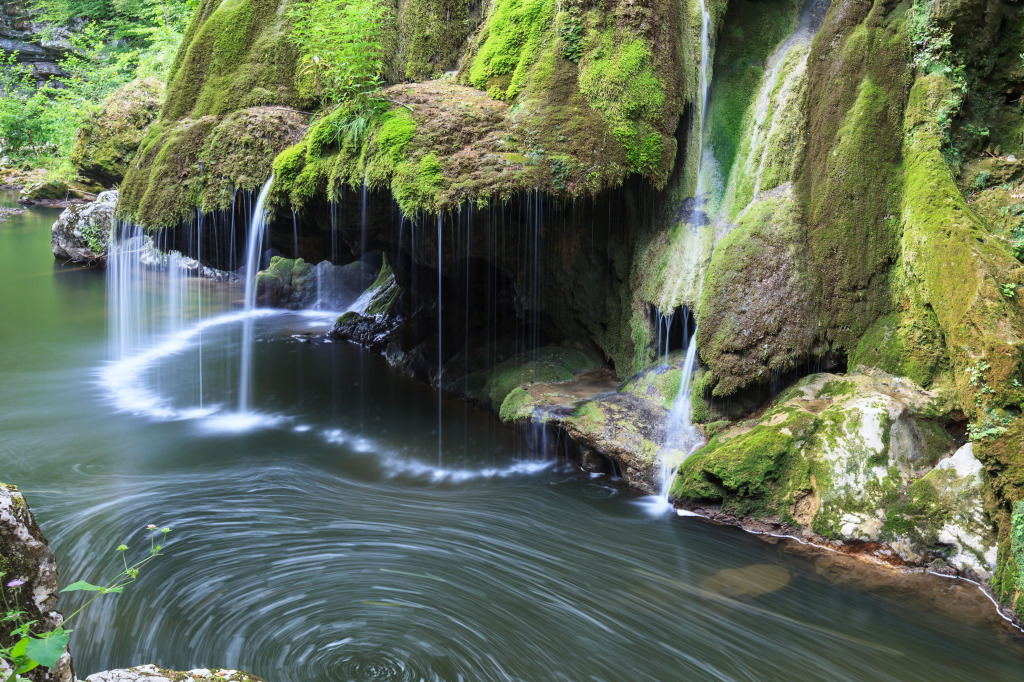 Bigar Waterfall, Romania jigsaw puzzle in Waterfalls puzzles on TheJigsawPuzzles.com