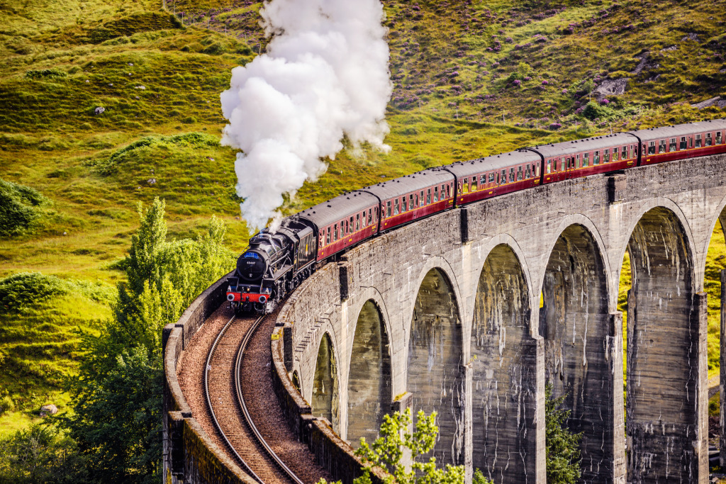 Glenfinnan Railway Viaduct, Scotland jigsaw puzzle in Bridges puzzles on TheJigsawPuzzles.com