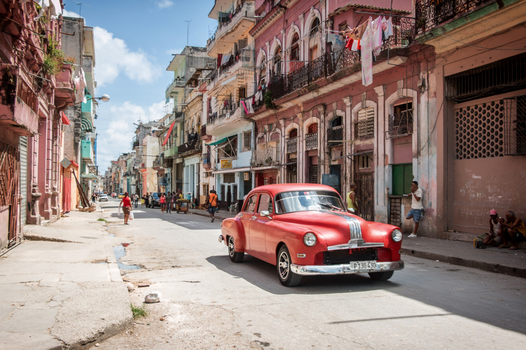 Classic American Car in Havana, Cuba jigsaw puzzle in Cars & Bikes puzzles on TheJigsawPuzzles.com