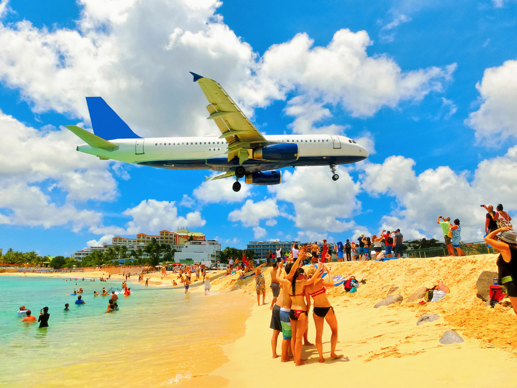 Maho Beach, Island of Saint Martin jigsaw puzzle in Aviation puzzles on TheJigsawPuzzles.com