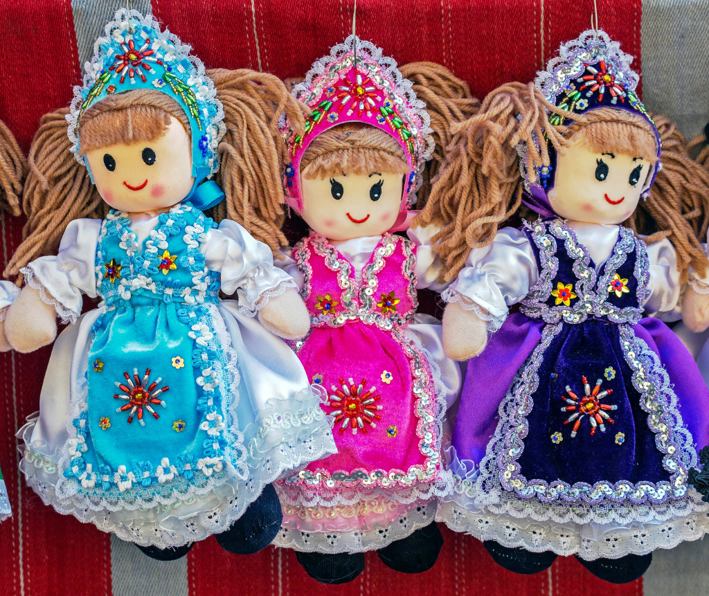 Hungarian and Romanian Dolls jigsaw puzzle in Handmade puzzles on TheJigsawPuzzles.com