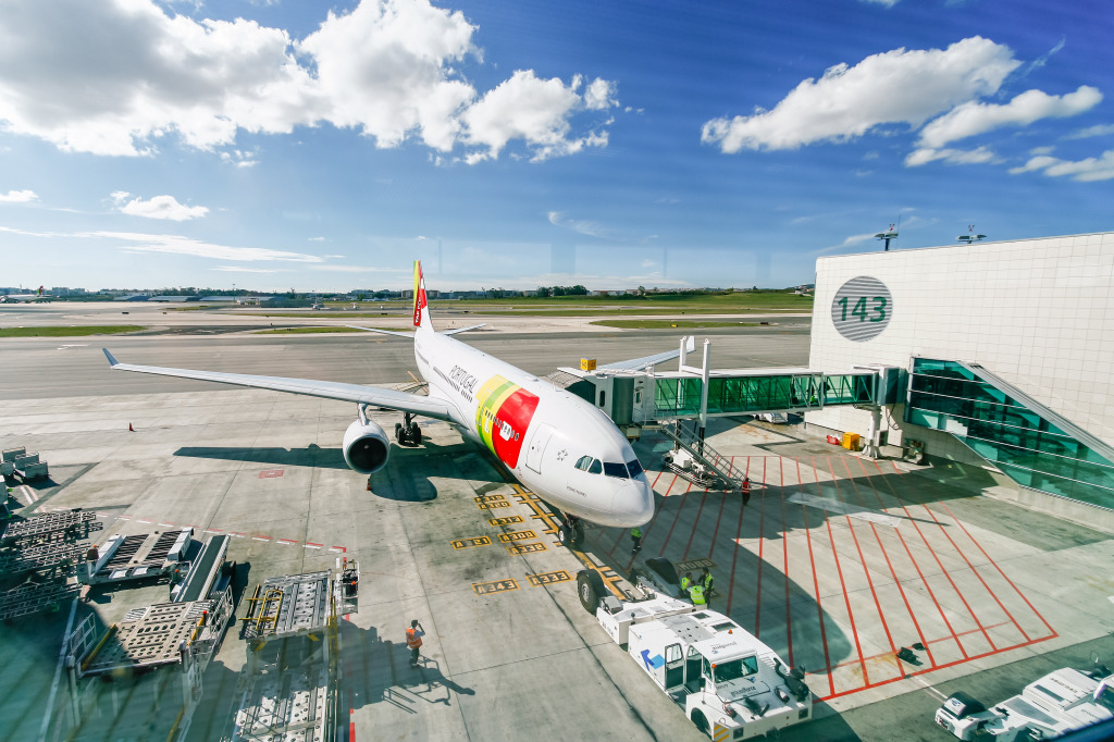 Tap Portugal Airbus 330 in Lisbon jigsaw puzzle in Aviation puzzles on TheJigsawPuzzles.com