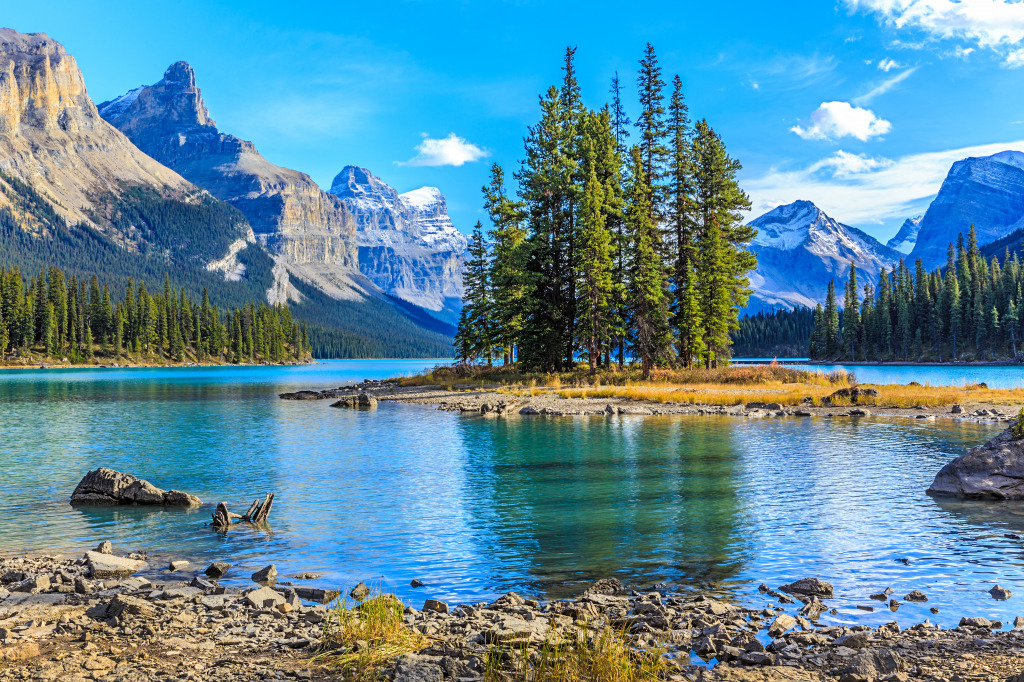 Maligne Lake, Jasper NP, Alberta jigsaw puzzle in Great Sightings puzzles on TheJigsawPuzzles.com