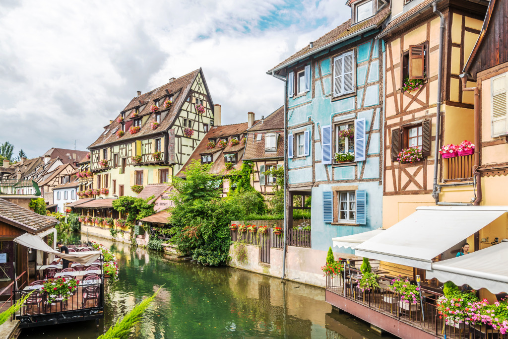 Canal in Colmar, France jigsaw puzzle in Street View puzzles on TheJigsawPuzzles.com