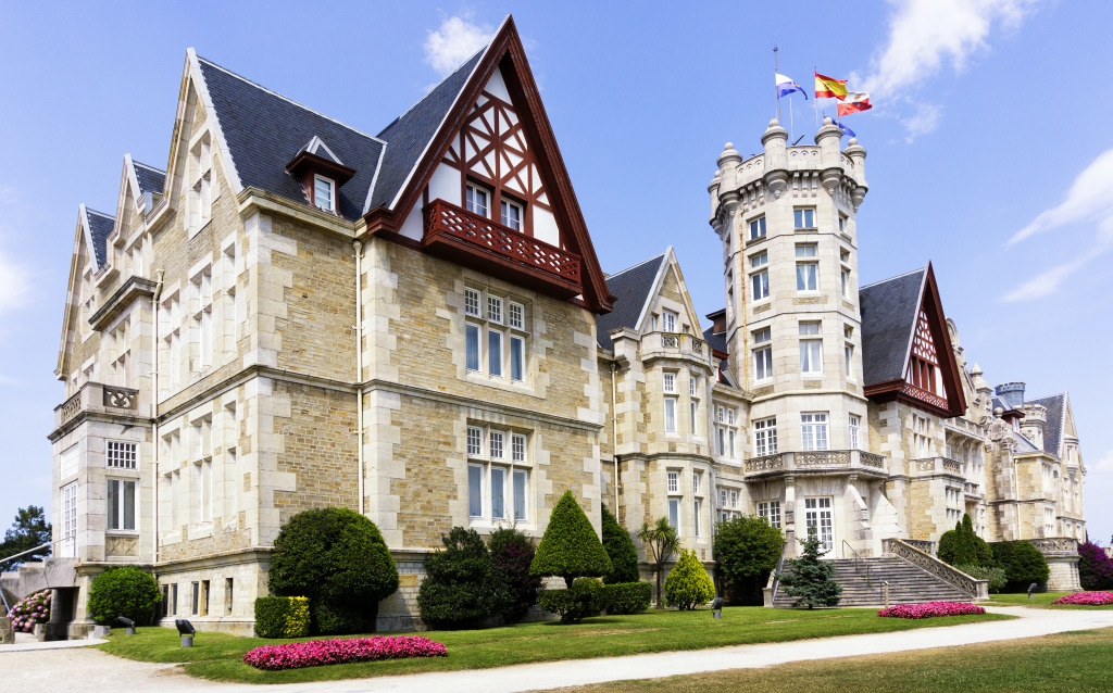 La Magdalena Palace, Santander, Spain jigsaw puzzle in Castles puzzles on TheJigsawPuzzles.com