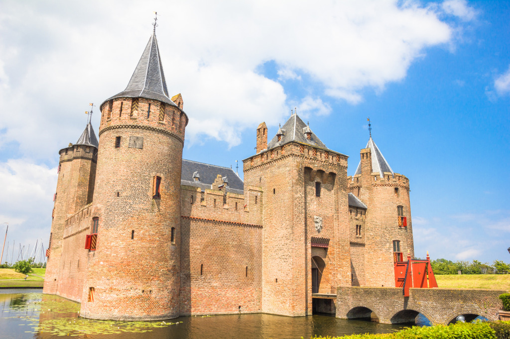 Muiderslot Castle, Muiden, The Netherlands jigsaw puzzle in Castles puzzles on TheJigsawPuzzles.com