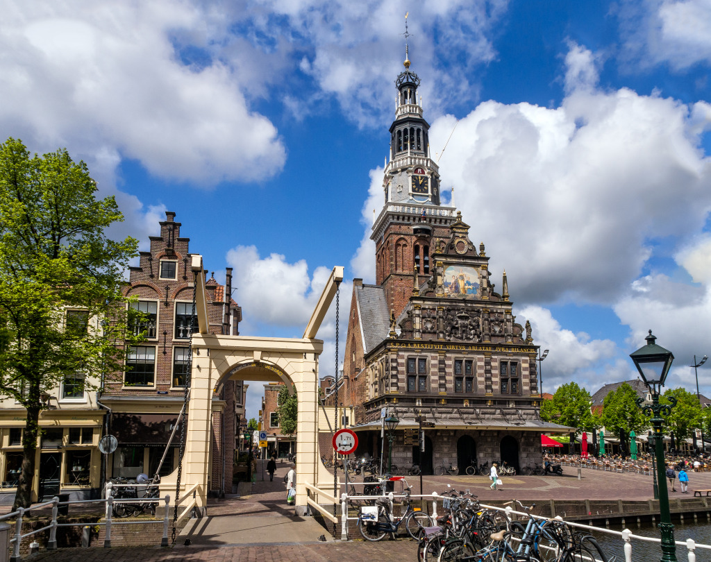 Alkmaar, The Netherlands jigsaw puzzle in Bridges puzzles on TheJigsawPuzzles.com