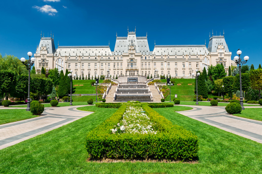 Iasi Cultural Palace, Romania jigsaw puzzle in Castles puzzles on TheJigsawPuzzles.com
