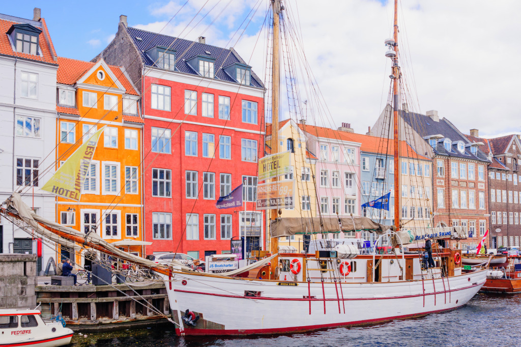 Nyhavn Harbor, Copenhagen, Denmark jigsaw puzzle in Street View puzzles on TheJigsawPuzzles.com