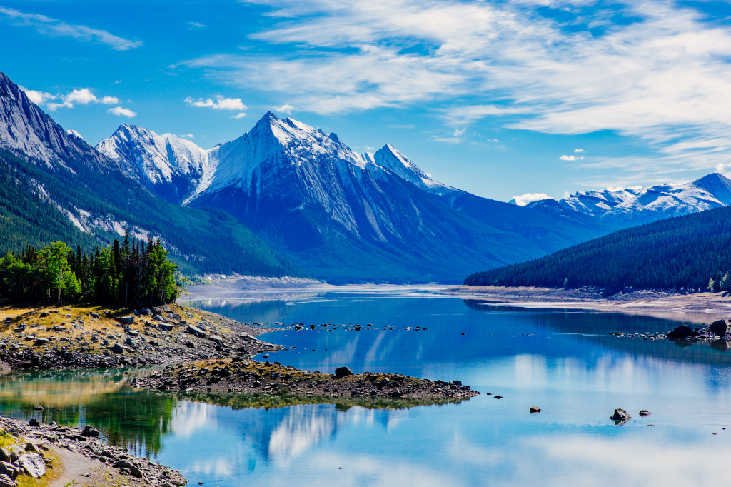 Medicine Lake, Jasper NP, Canada jigsaw puzzle in Great Sightings puzzles on TheJigsawPuzzles.com