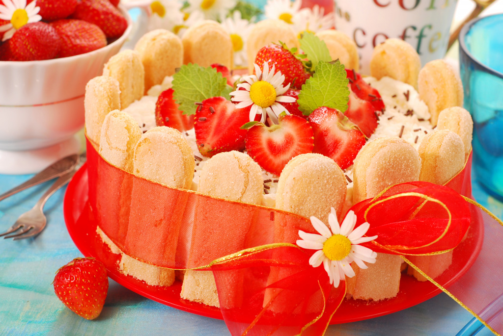 Charlotte Cake with Strawberry jigsaw puzzle in Food & Bakery puzzles on TheJigsawPuzzles.com