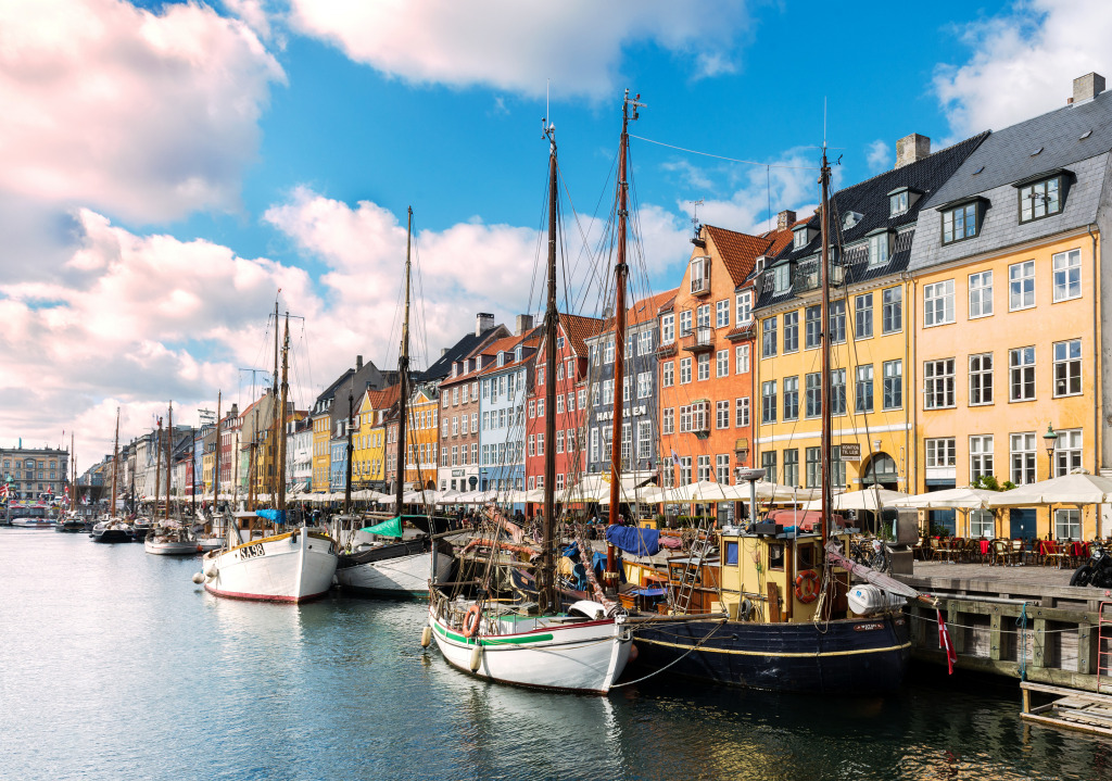 Nyhavn Waterfront, Copenhagen, Denmark jigsaw puzzle in Street View puzzles on TheJigsawPuzzles.com