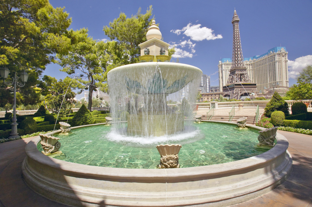 Paris Casino and Eiffel Tower, Las Vegas, Nevada jigsaw puzzle in Waterfalls puzzles on TheJigsawPuzzles.com