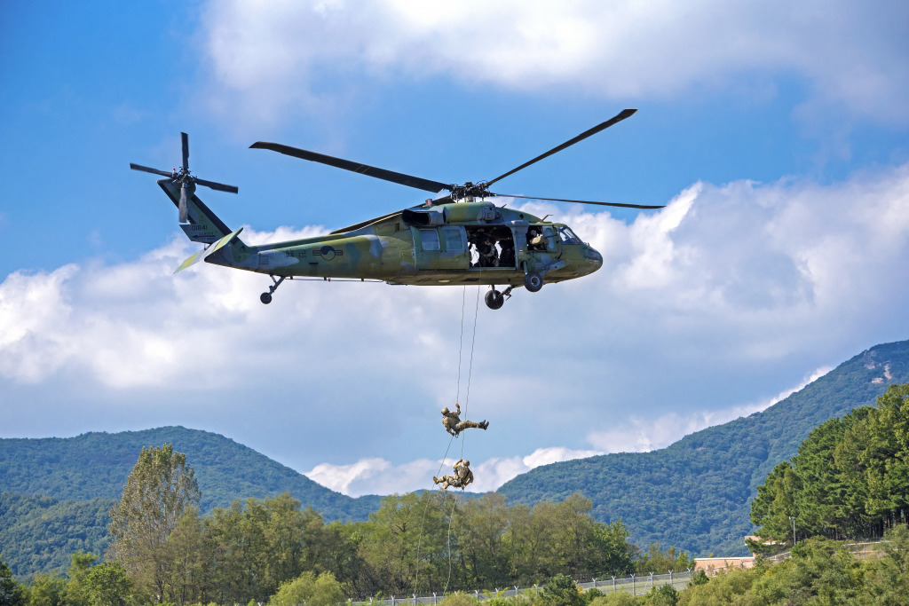 Military Helicopter in Gyeryong, South Korea jigsaw puzzle in Aviation puzzles on TheJigsawPuzzles.com