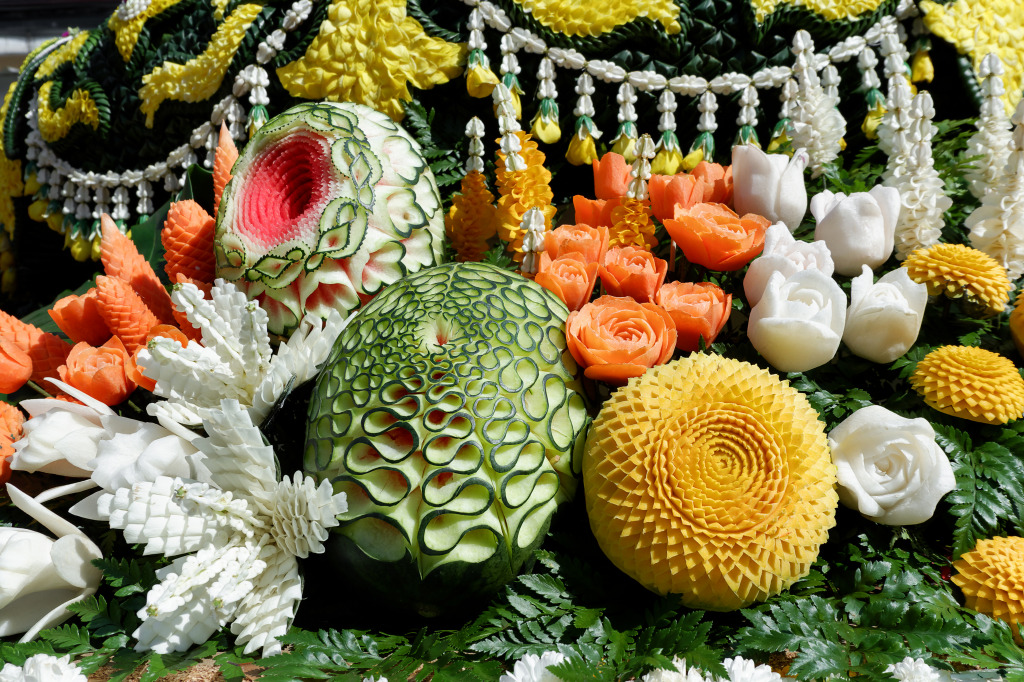 Chiang Mai Flower Festival, Thailand jigsaw puzzle in Fruits & Veggies puzzles on TheJigsawPuzzles.com