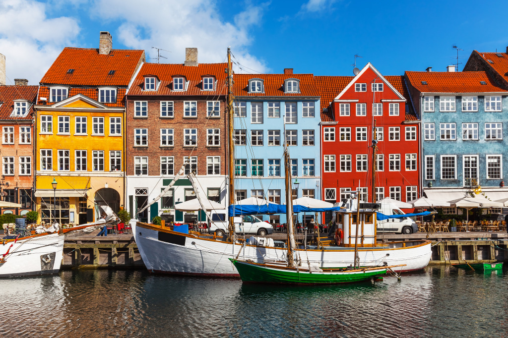 Nyhavn Waterfront, Copenhagen, Denmark jigsaw puzzle in Street View puzzles on TheJigsawPuzzles.com