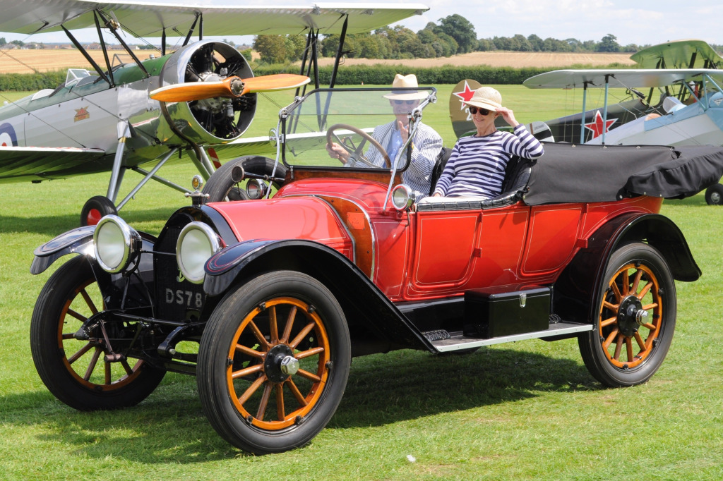 1913 Buick Tourer jigsaw puzzle in Cars & Bikes puzzles on TheJigsawPuzzles.com