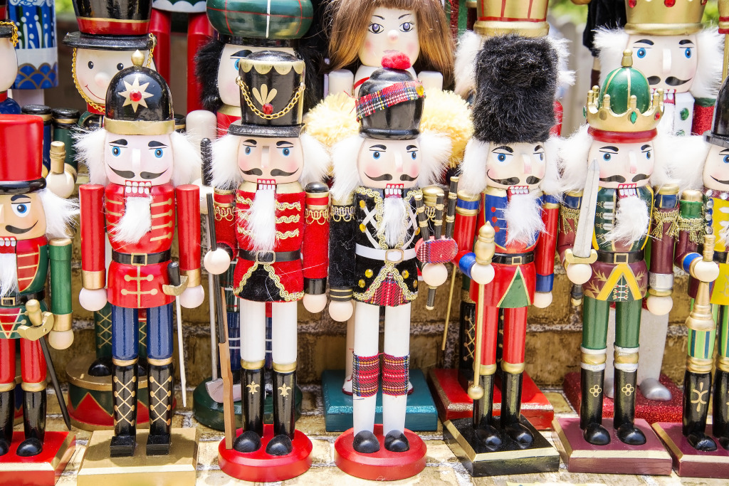 Nutcrackers jigsaw puzzle in Puzzle of the Day puzzles on TheJigsawPuzzles.com