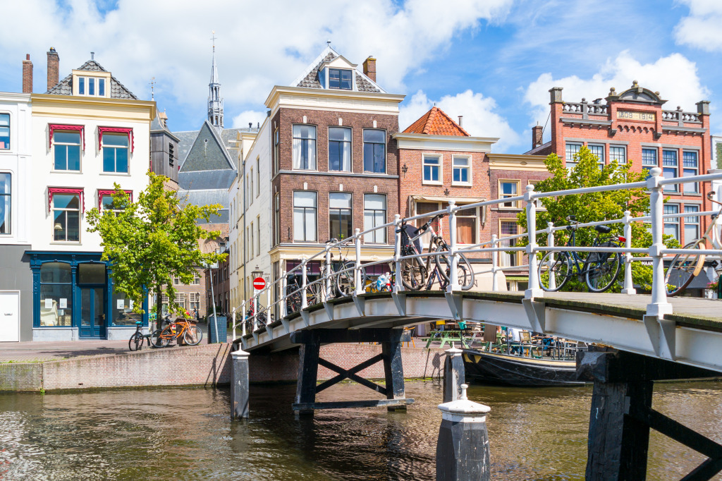 Old Town of Leiden, Netherlands jigsaw puzzle in Bridges puzzles on TheJigsawPuzzles.com