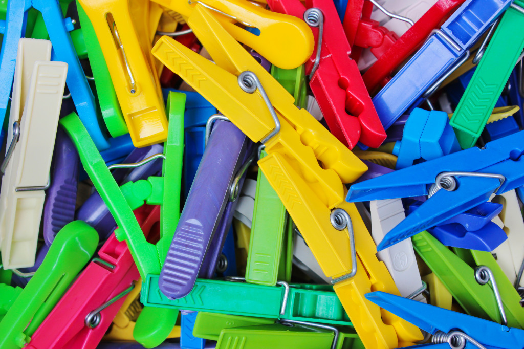 Colorful Plastic Clothes Pegs jigsaw puzzle in Macro puzzles on TheJigsawPuzzles.com