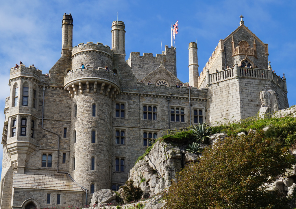 St Michael's Mount, Cornwall, England jigsaw puzzle in Castles puzzles on TheJigsawPuzzles.com