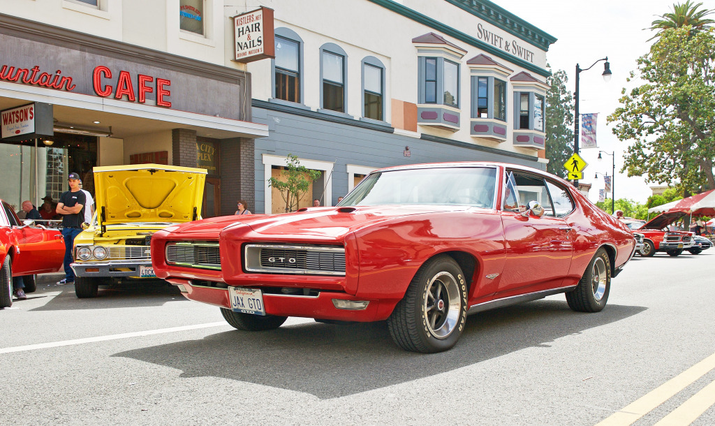 1968 Pontiac Gto in Orange CA jigsaw puzzle in Cars & Bikes puzzles on TheJigsawPuzzles.com