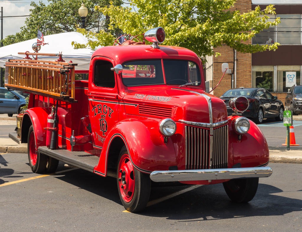 Ford Fire Engine, Ferndale MI jigsaw puzzle in Cars & Bikes puzzles on TheJigsawPuzzles.com