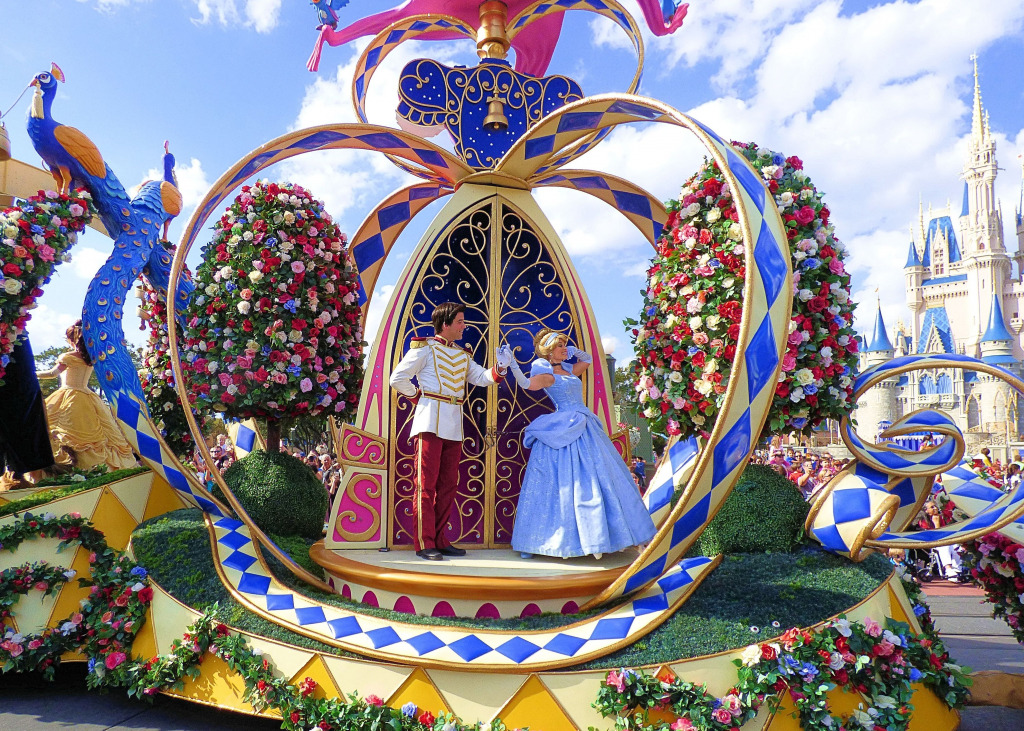 Fantasy Parade at the Magic Kingdom jigsaw puzzle in Castles puzzles on TheJigsawPuzzles.com