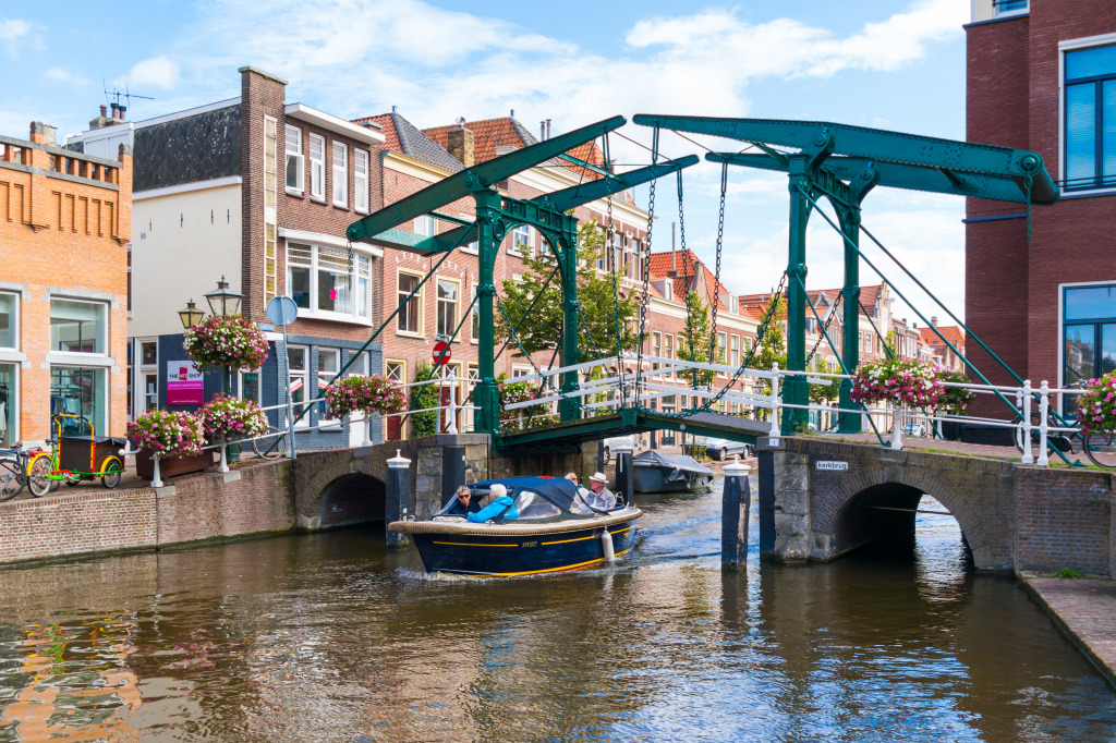 Drawbridge in Leiden, Netherlands jigsaw puzzle in Bridges puzzles on TheJigsawPuzzles.com