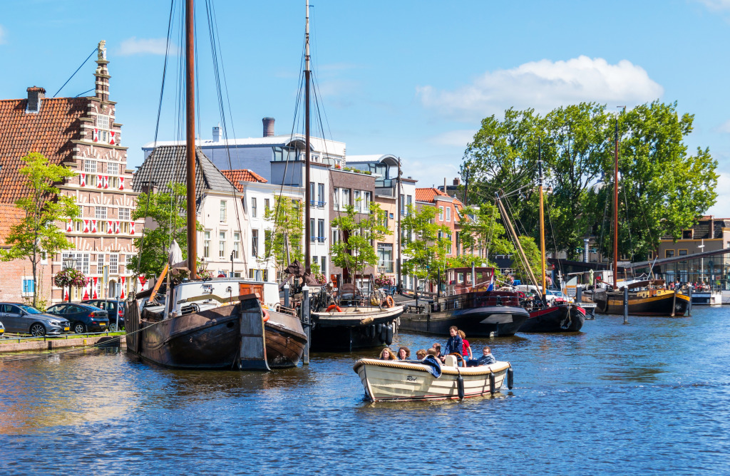 Galgewater Canal, Leiden, Netherlands jigsaw puzzle in Street View puzzles on TheJigsawPuzzles.com