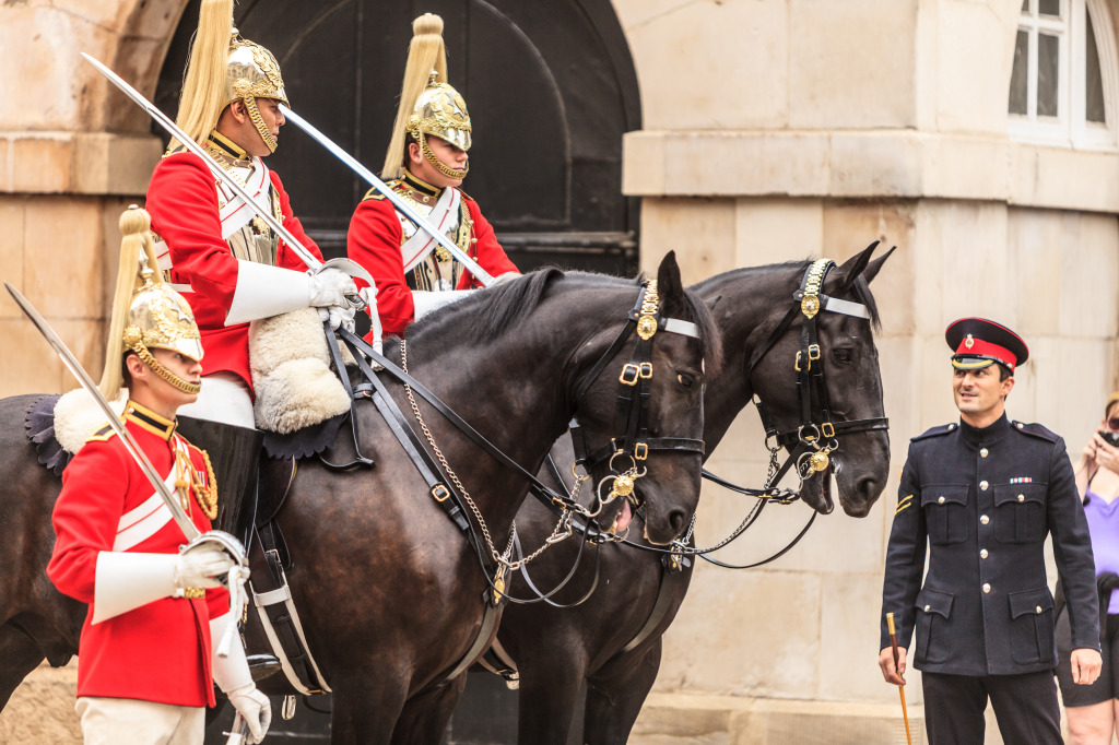 Royal Guards at the Admiralty House, London jigsaw puzzle in People puzzles on TheJigsawPuzzles.com