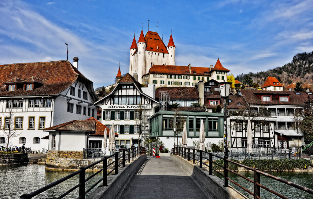 Castle Thun, Switzerland jigsaw puzzle in Bridges puzzles on TheJigsawPuzzles.com